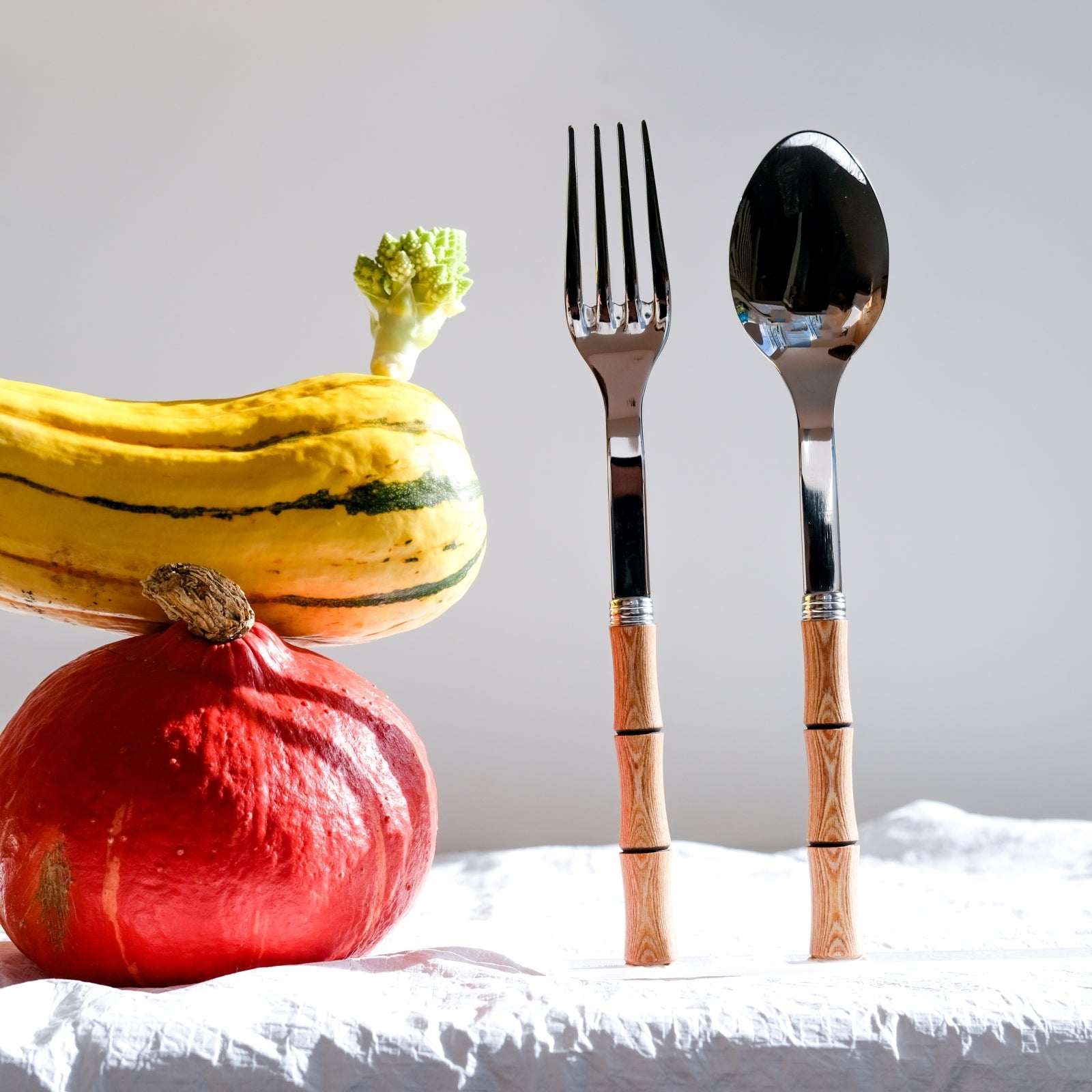 Fourchette de service en bambou et bois léger pressé