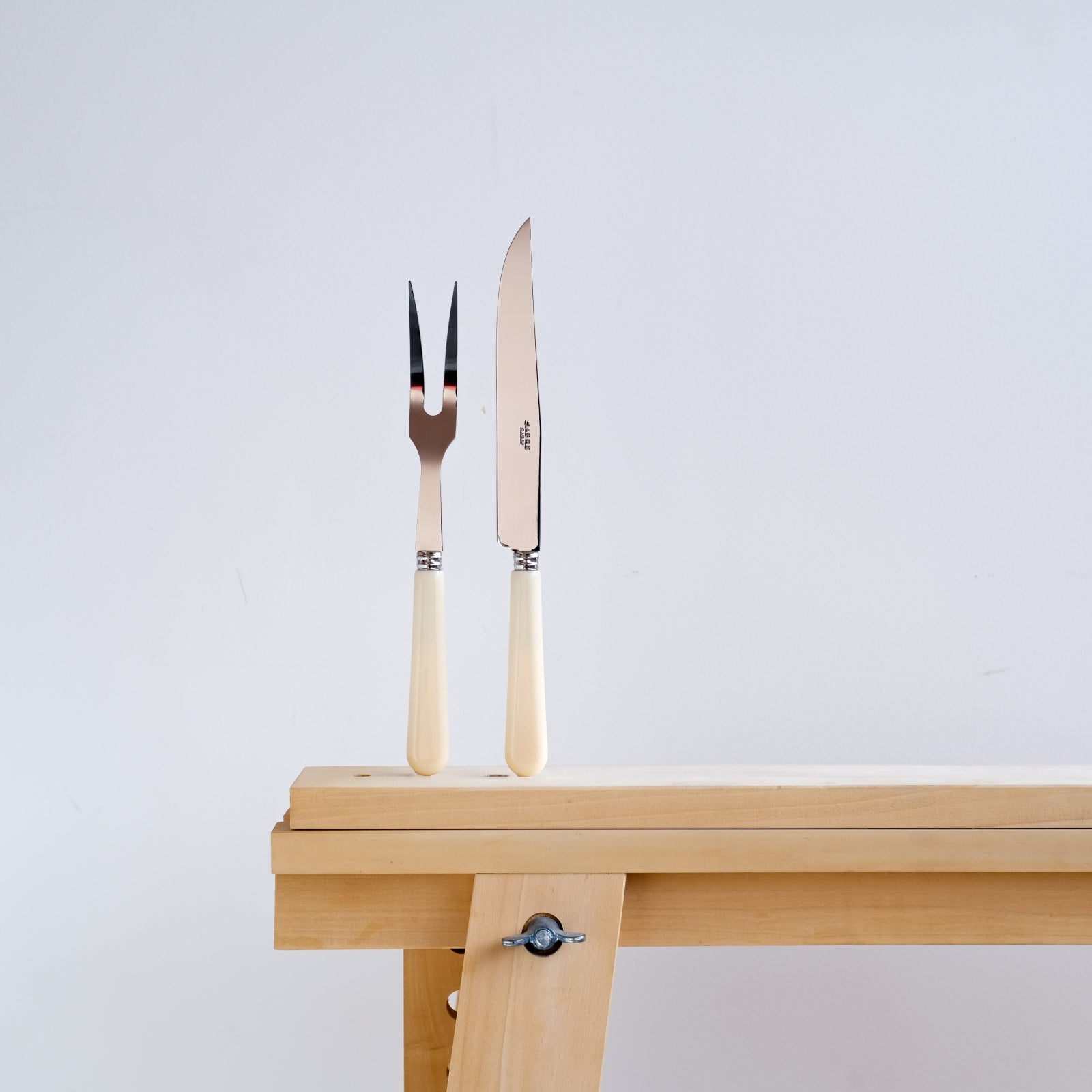 Pop unis, Ivory - Carving set