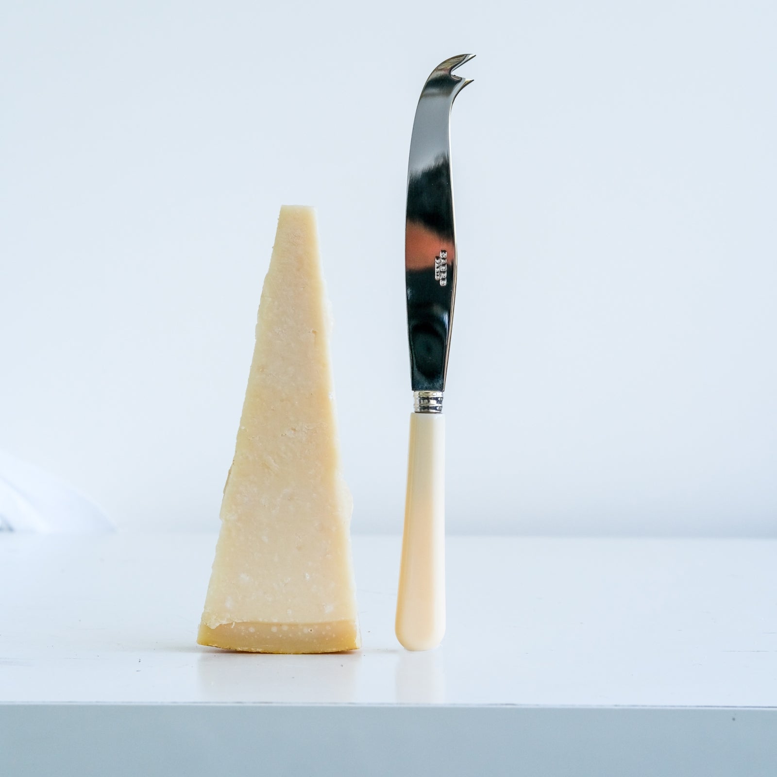 Pop unis, Ivory - Cheese knife large