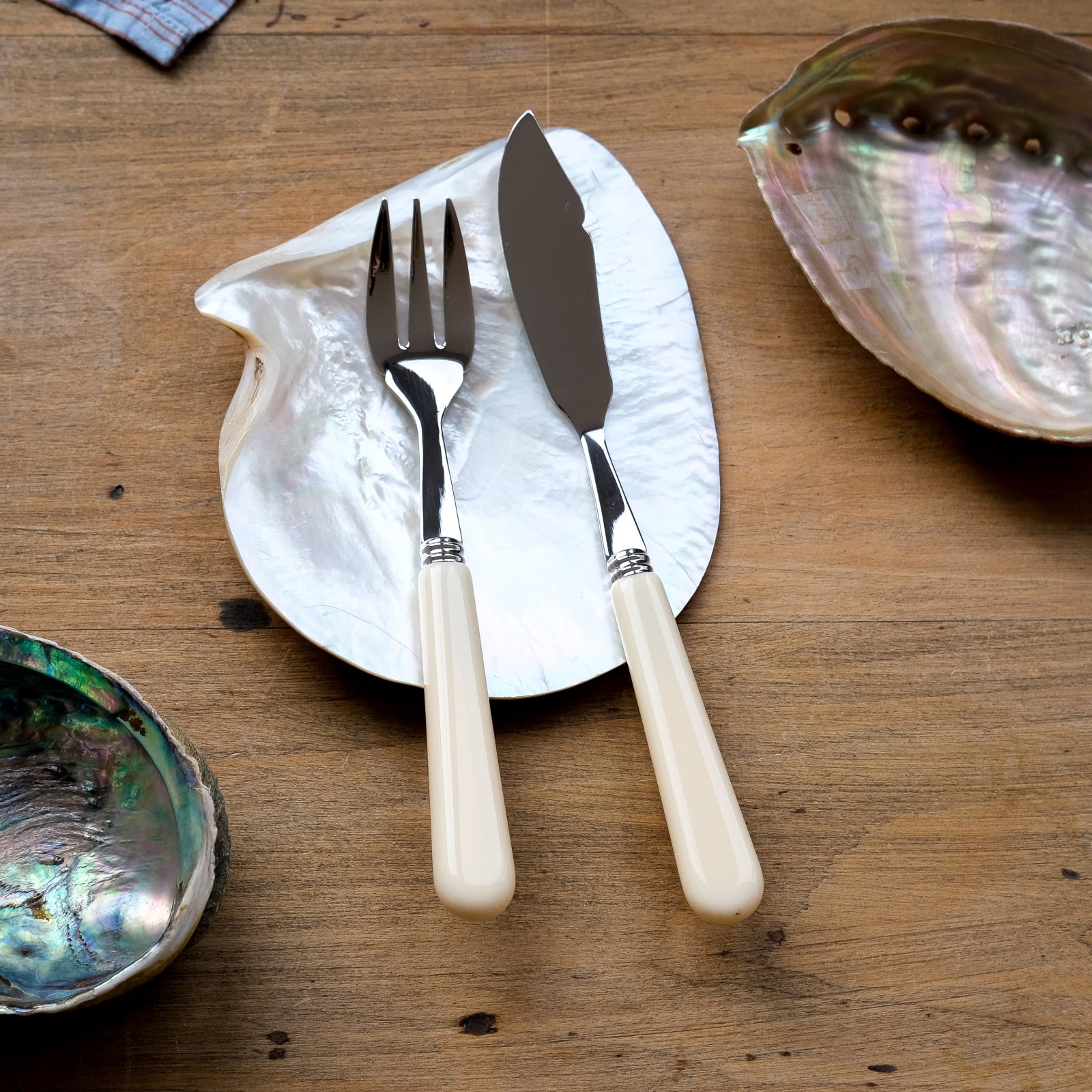 Pop unis, Ivory - Fish set