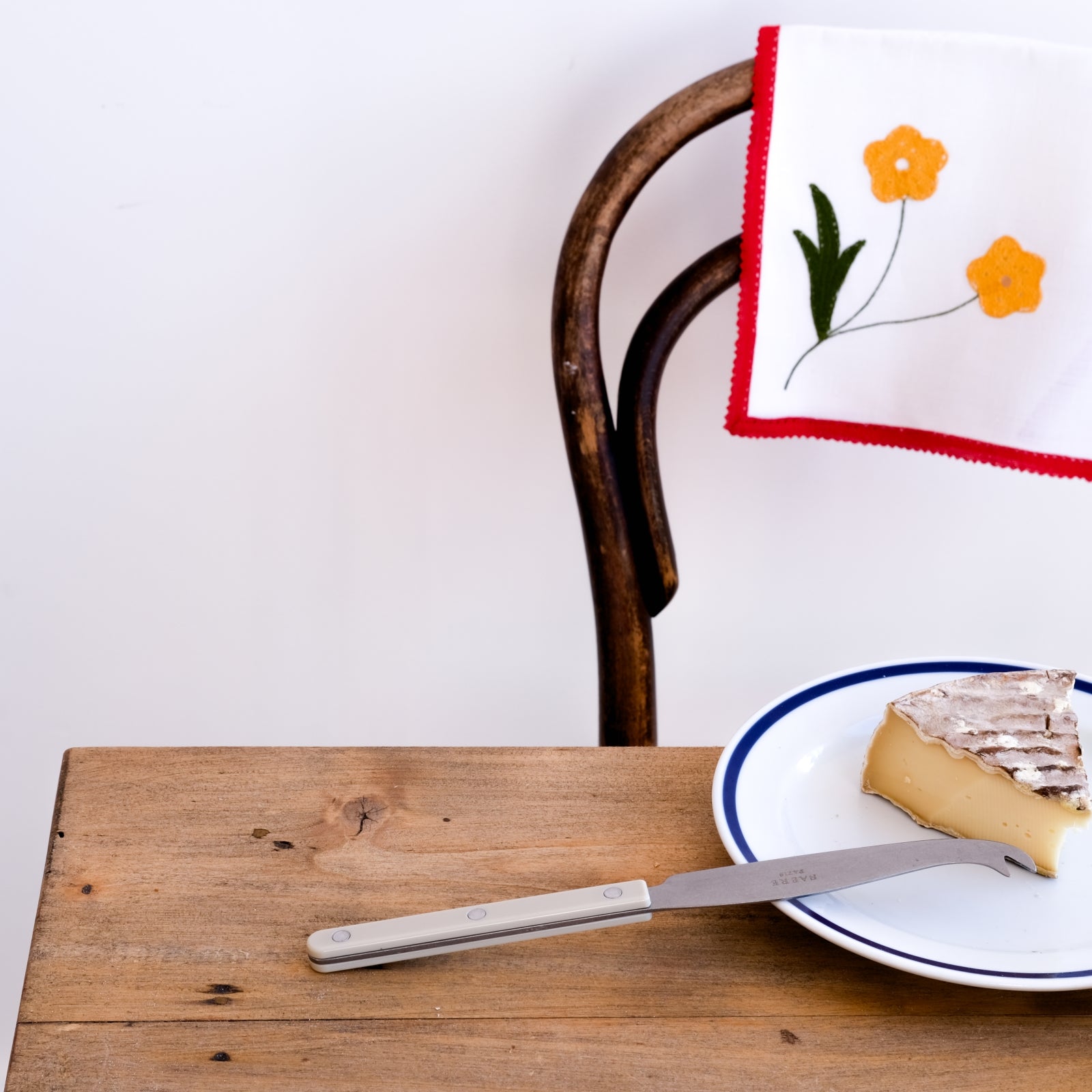 Couteau à fromage Bistrot Vintage Solid, kaki clair - Grand modèle