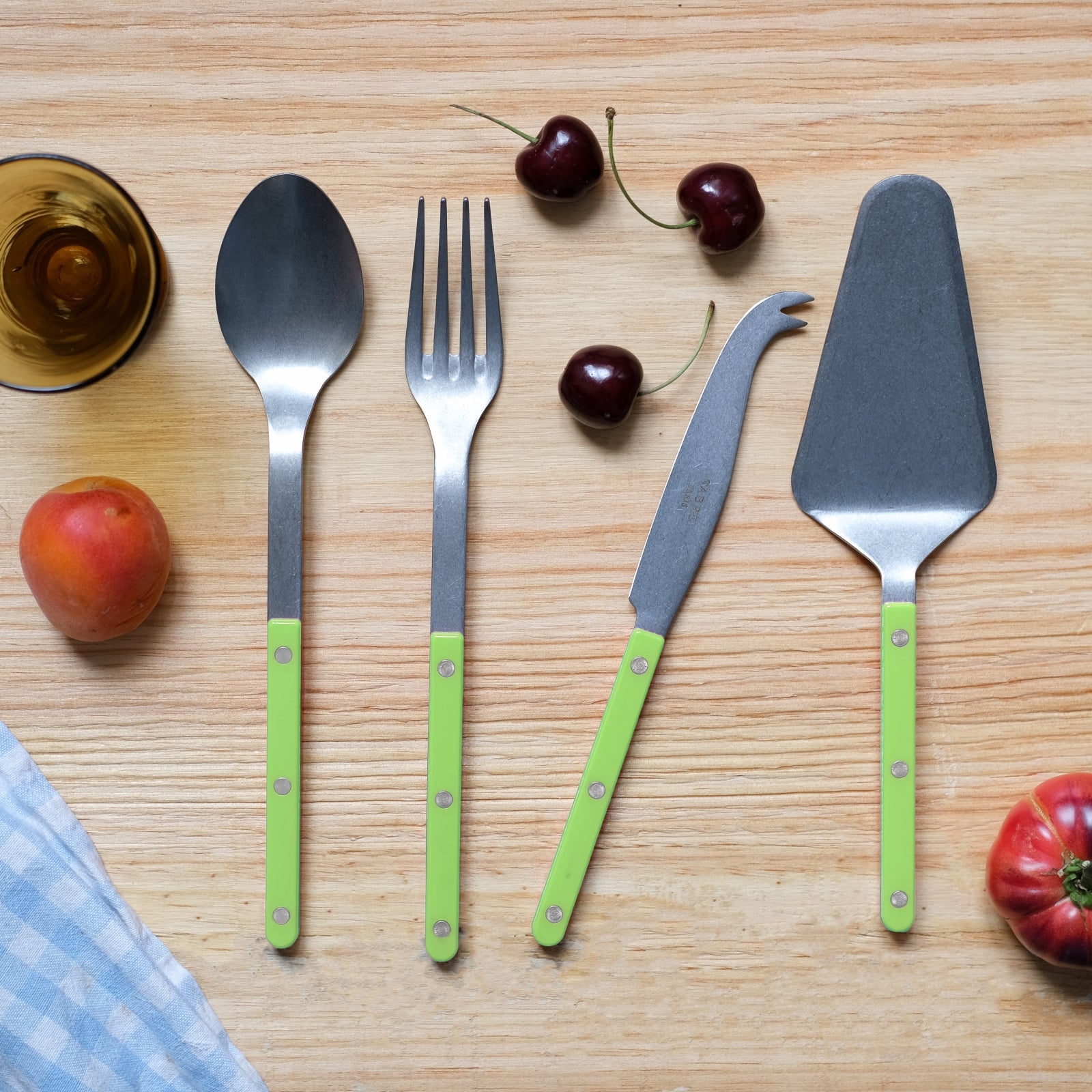 Bistrot Vintage Solid, Lime - Set of 4 Bistrot must-have serving pieces