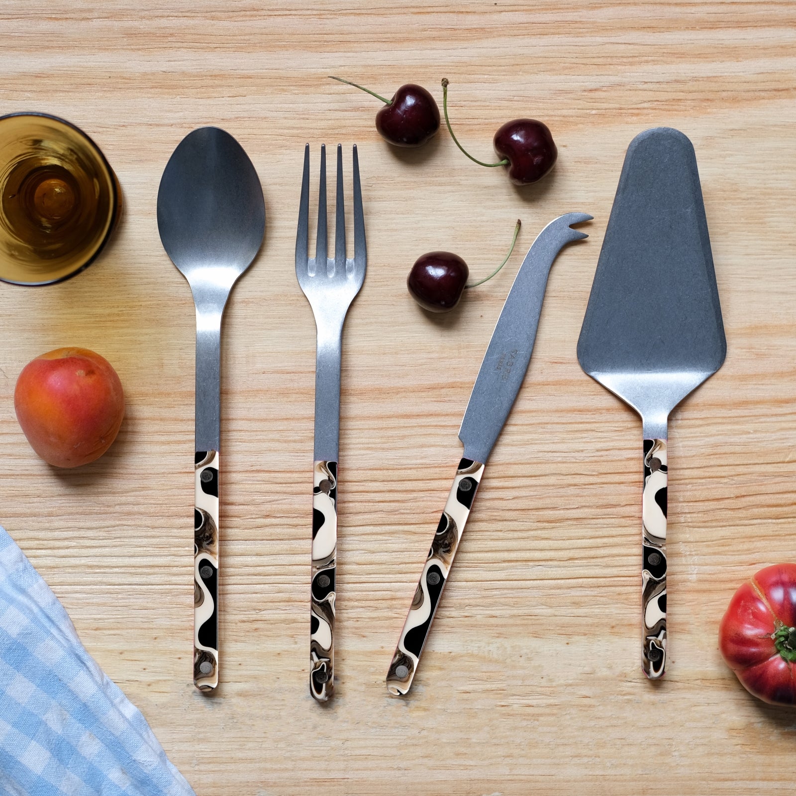 Bistrot Vintage Dune, Dune Black - Set of 4 Bistrot must-have serving pieces